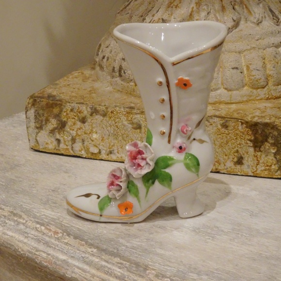 Vintage Victorian Style Royal Crown Porcelain Boot Collectible Shoe Vase Decor - Picture 5 of 7
